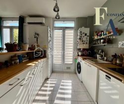 A louer APPARTEMENT T3 67 M2 BORD DE MER SETE