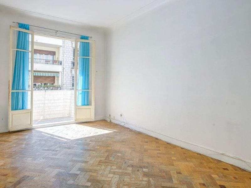 A louer APPARTEMENT T2 61 M2 BORD DE MER NICE