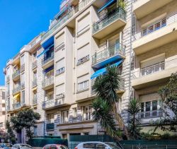 A louer APPARTEMENT T2 61 M2 BORD DE MER NICE