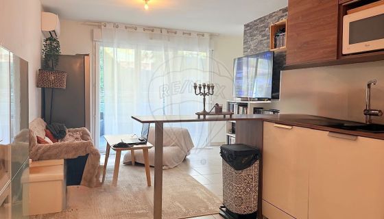 A louer APPARTEMENT T2 42 M2 TERRASSE BORD DE MER NICE
