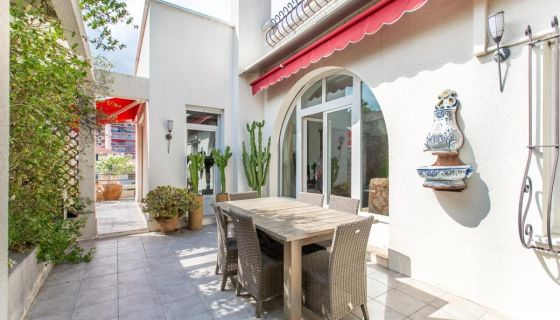 A louer APPARTEMENT T3 103 M2 TERRASSE BORD DE MER NICE