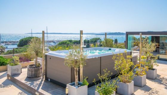 A vendre PENTHOUSE  177 M2 TERRASSE VUE MER SAINTE MAXIME