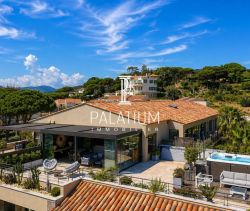 A vendre PENTHOUSE  177 M2 TERRASSE VUE MER SAINTE MAXIME
