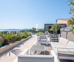 A vendre PENTHOUSE  177 M2 TERRASSE VUE MER SAINTE MAXIME