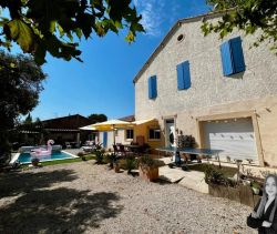 A louer MAISON  DE MAîTRE  EYGUIERES