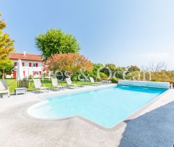 A louer MAISON  DE MAîTRE  HASPARREN