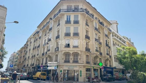 A louer STUDIO  28 M2 BORD DE MER NICE