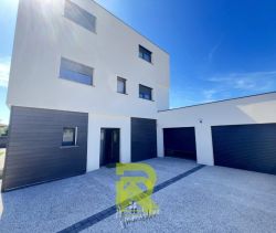 A louer MAISON  CONTEMPORAINE BORD DE MER AGDE