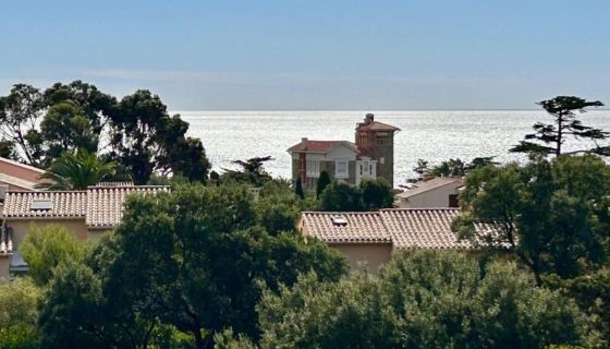A louer APPARTEMENT T2 35 M2 VUE MER FREJUS