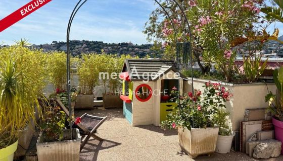 A louer APPARTEMENT T4 82 M2 TERRASSE BORD DE MER NICE