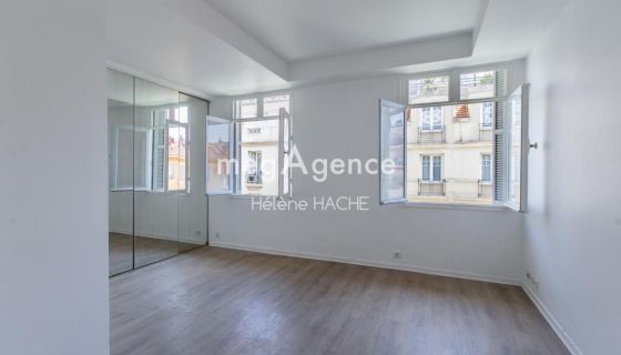A louer APPARTEMENT T2 52 M2 BORD DE MER NICE