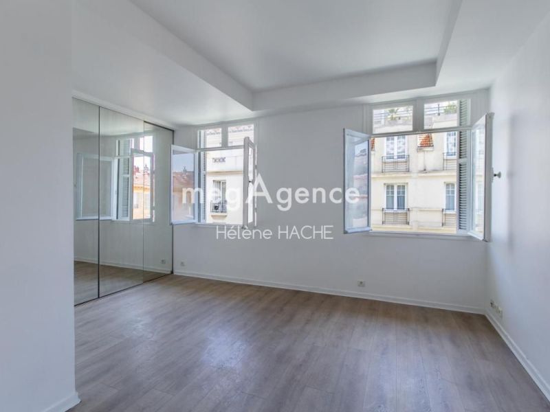 A louer APPARTEMENT T2 52 M2 BORD DE MER NICE