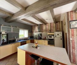 A vendre MAISON  4 PIECES 122 M2  GROSBREUIL