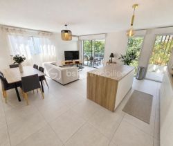 A louer APPARTEMENT T4 107 M2 TERRASSE BORD DE MER NICE