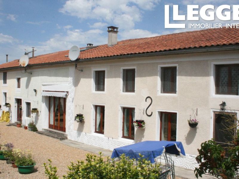 A vendre GîTE  FONTAINE CHALENDRAY