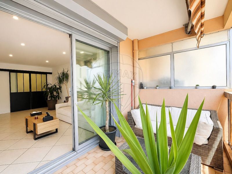 A louer APPARTEMENT NEUF T3 69 M2 TERRASSE BORD DE MER NICE