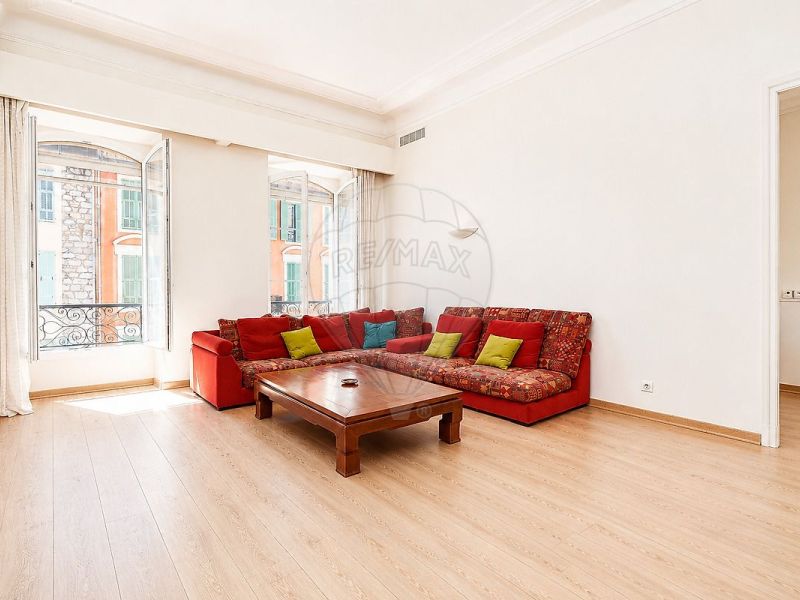 A louer APPARTEMENT T5 149 M2 BORD DE MER NICE