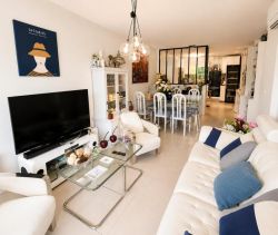 A louer APPARTEMENT T3 80 M2 TERRASSE BORD DE MER COGOLIN