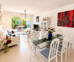 A louer APPARTEMENT T3 80 M2 TERRASSE BORD DE MER COGOLIN