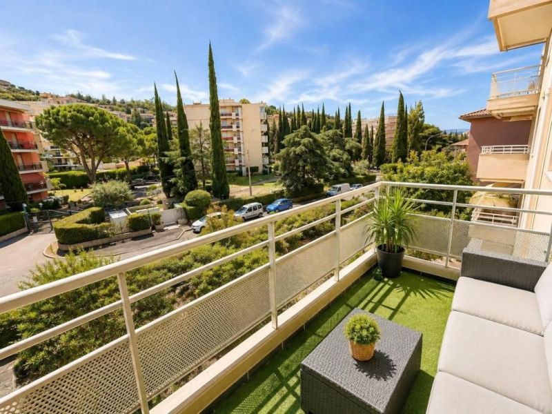 A louer APPARTEMENT T4 100 M2 TERRASSE BORD DE MER SAINT RAPHAEL