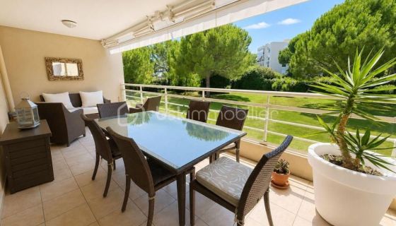 A louer APPARTEMENT T4 87 M2 TERRASSE BORD DE MER ANTIBES