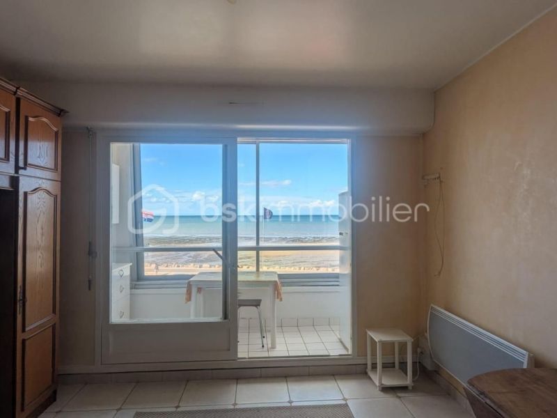 A louer STUDIO  18 M2 VUE MER COURSEULLES SUR MER