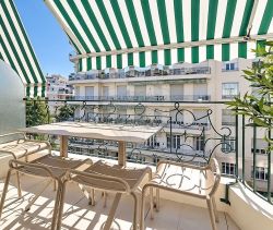 A louer APPARTEMENT T3 87 M2 BORD DE MER NICE