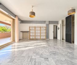 A louer APPARTEMENT T3 67 M2 TERRASSE BORD DE MER NICE