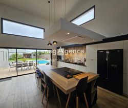 A louer MAISON  CONTEMPORAINE BORD DE MER CHATEAU D OLONNE