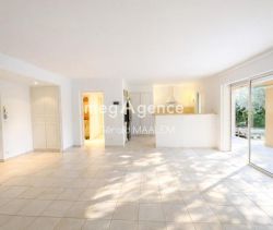 A louer APPARTEMENT T3 93 M2 TERRASSE BORD DE MER COGOLIN
