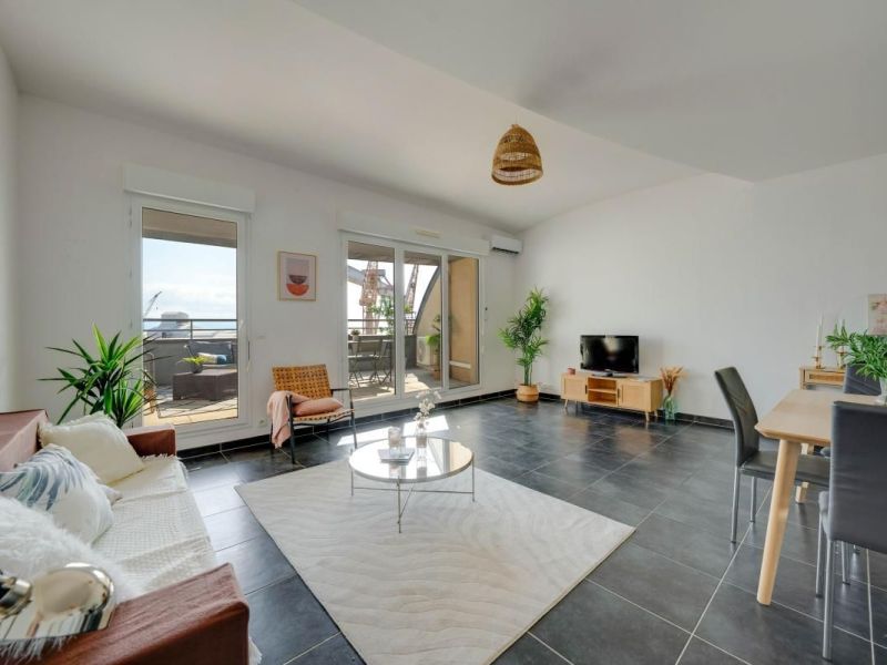 A louer APPARTEMENT T3 72 M2 TERRASSE BORD DE MER LA CIOTAT