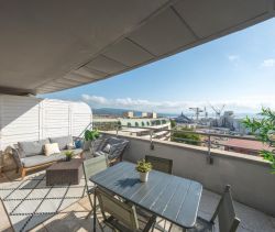 A louer APPARTEMENT T3 72 M2 TERRASSE BORD DE MER LA CIOTAT