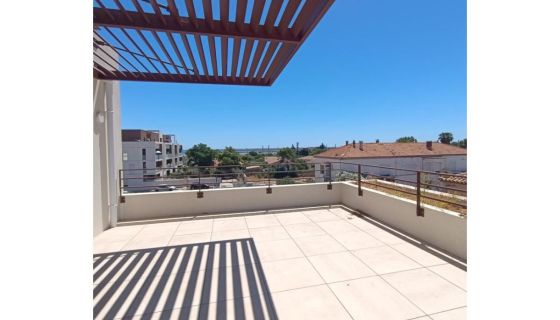 A louer APPARTEMENT NEUF T5 123 M2 TERRASSE BORD DE MER FRONTIGNAN