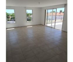 A louer APPARTEMENT NEUF T5 123 M2 TERRASSE BORD DE MER FRONTIGNAN