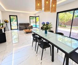 A louer MAISON  CONTEMPORAINE BORD DE MER SAINT RAPHAEL