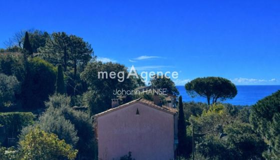 A louer APPARTEMENT T2 46 M2 VUE MER LA CROIX VALMER