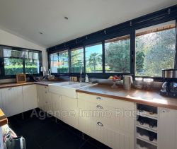 A vendre MAISON  5 PIECES 139 M2  LESPARRE MEDOC