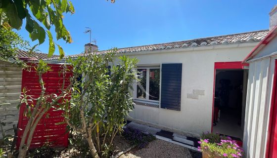 A vendre MAISON  4 PIECES 69 M2 BORD DE MER LONGEVILLE SUR MER