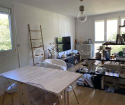 A louer APPARTEMENT T3 52 M2 BORD DE MER SETE