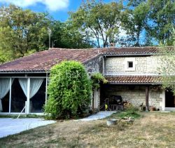 A vendre GîTE  SAINT SEVERIN SUR BOUTONNE
