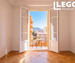 A louer APPARTEMENT DE PRESTIGE T2 56 M2 BORD DE MER NICE