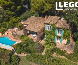 A louer MAISON  6 PIECES 165 M2 VUE MER LE LAVANDOU