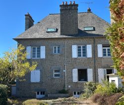vente Maison dans le centre ville de Cancale avec vue mer