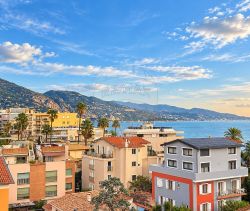 A louer APPARTEMENT T3 60 M2 TERRASSE BORD DE MER ROQUEBRUNE CAP MARTIN