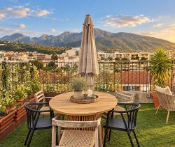A louer APPARTEMENT T3 60 M2 TERRASSE BORD DE MER ROQUEBRUNE CAP MARTIN