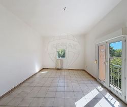A louer APPARTEMENT T3 81 M2  NIMES