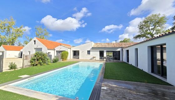 A vendre MAISON  5 PIECES 178 M2 BORD DE MER SAINT JEAN DE MONTS