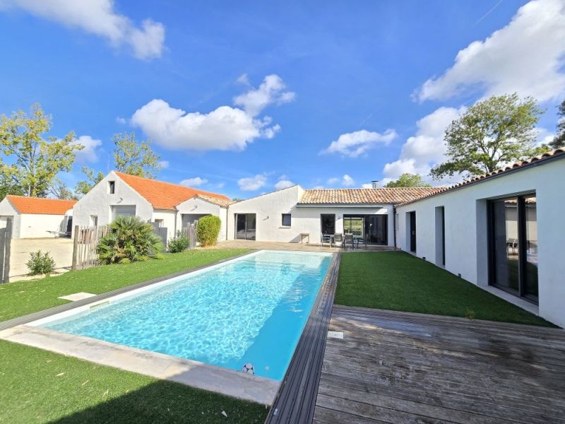 A vendre MAISON  5 PIECES 178 M2 BORD DE MER SAINT JEAN DE MONTS