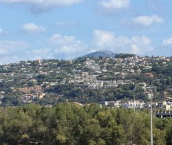 A louer APPARTEMENT T3 63 M2 BORD DE MER SAINT LAURENT DU VAR