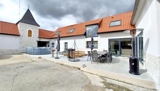 A louer APPARTEMENT T7 230 M2  HULLUCH